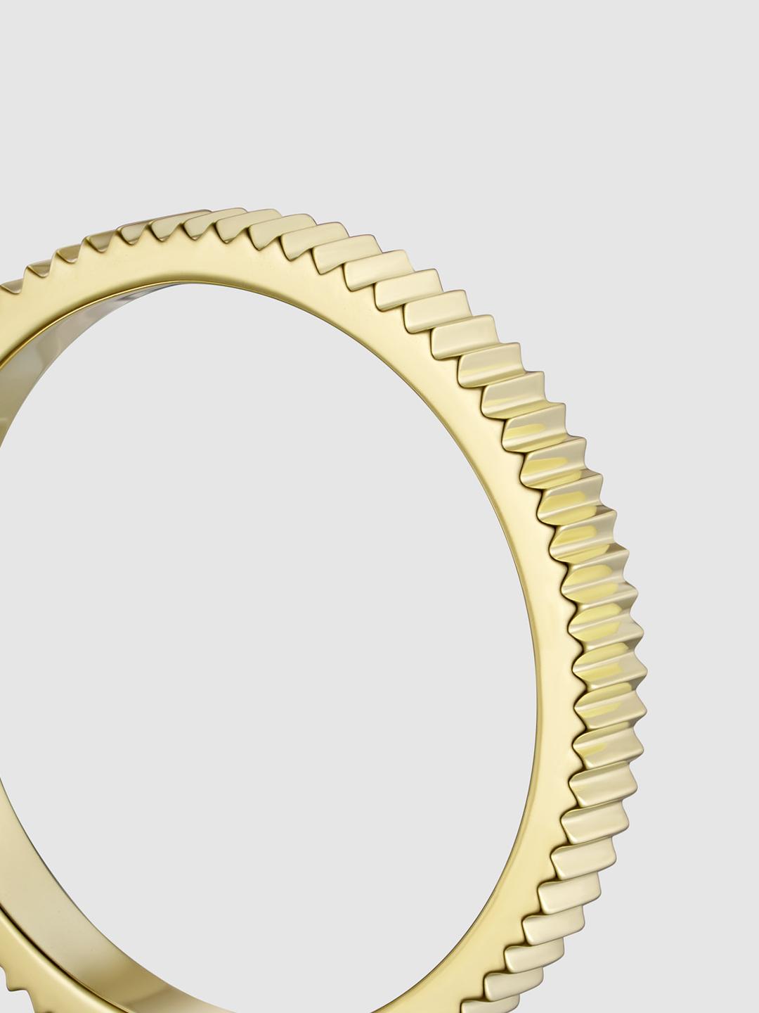 Обручальное кольцо ребристое тонкое из лимонного золота