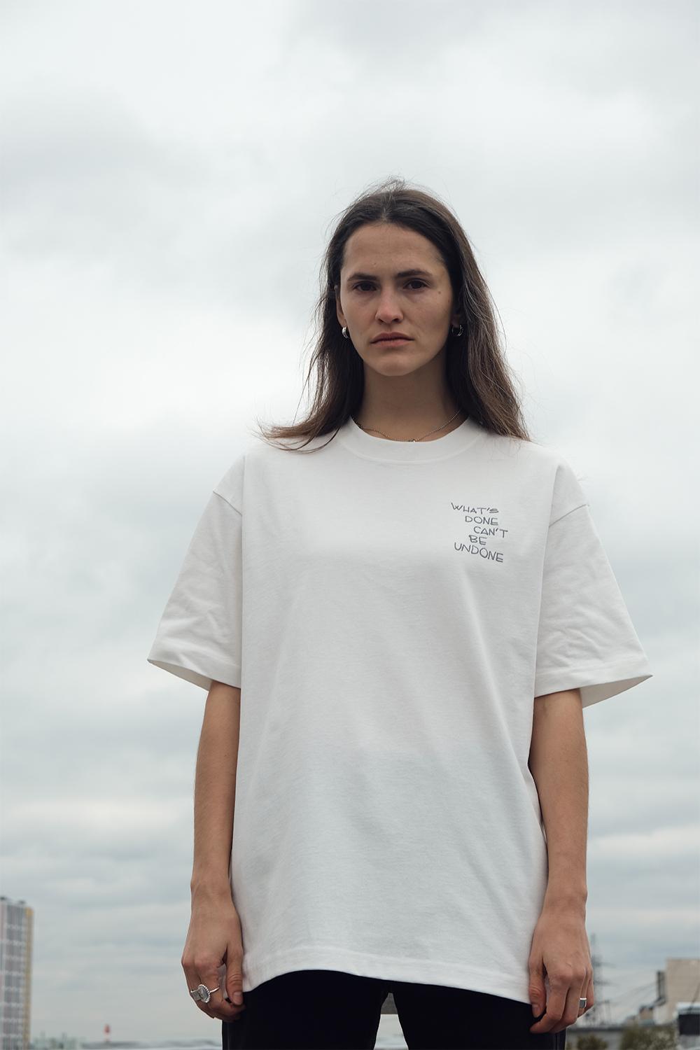 Футболка What's done can't be undone белая