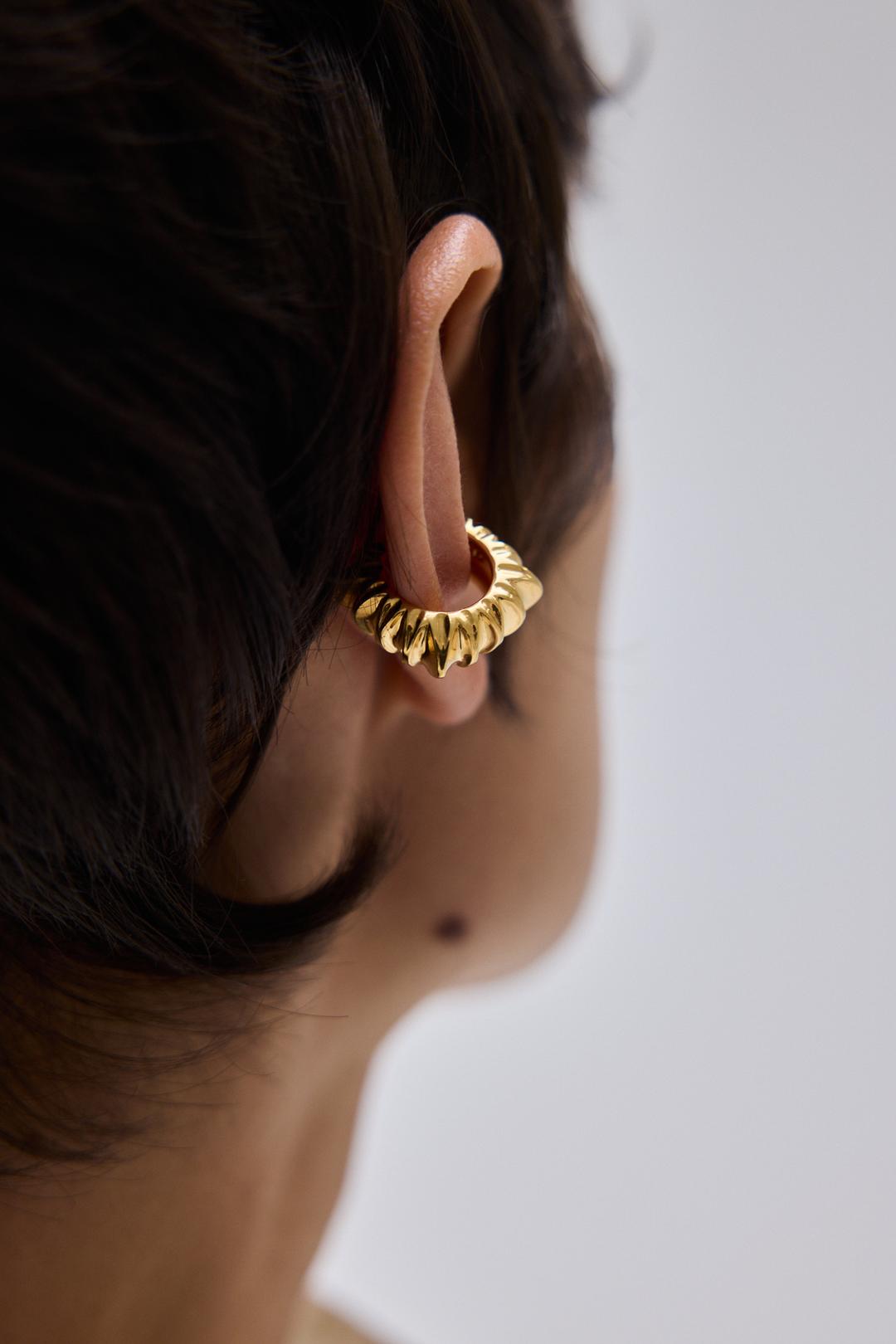 Кипящий кафф с позолотой