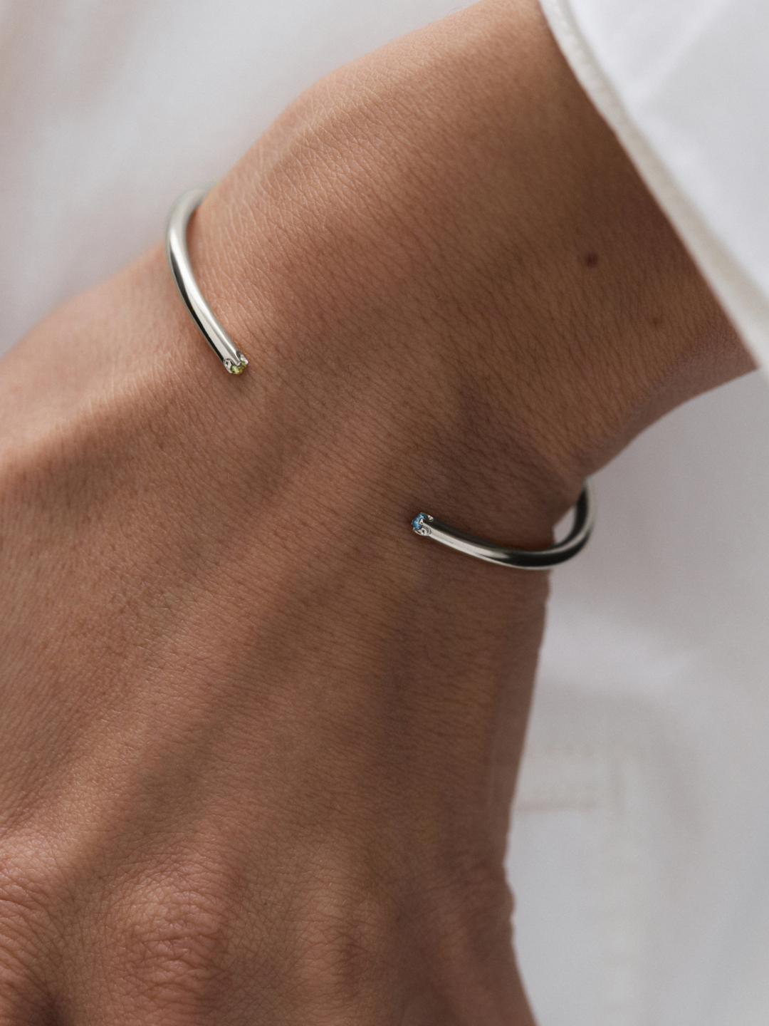 Avgvst x J.Kim Открытый браслет из серебра S