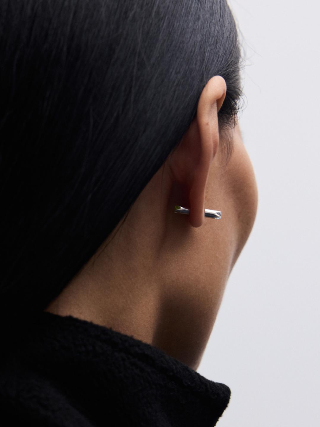 Avgvst x J.Kim Пуссета-перевертыш из серебра