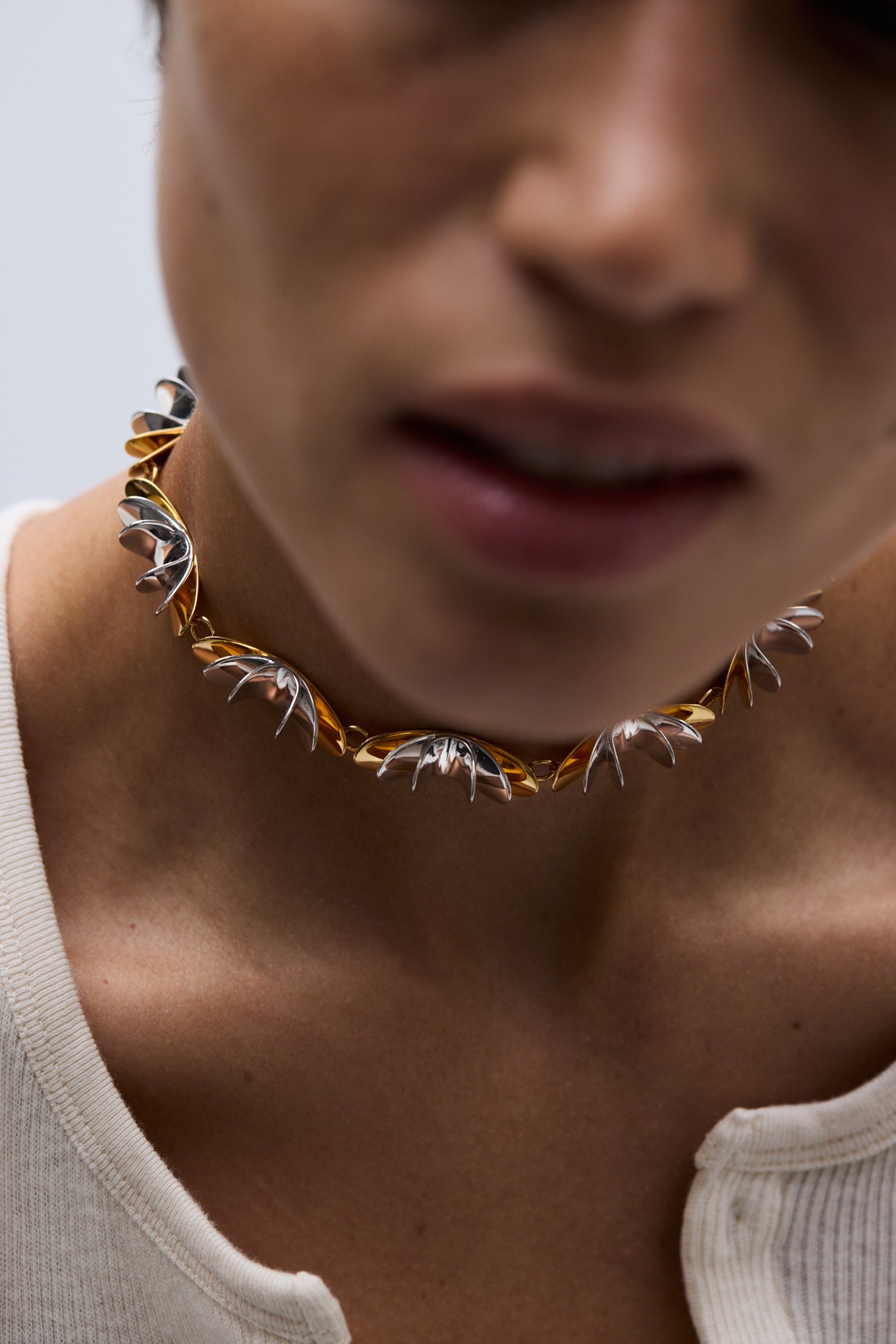 Чокер притяжение