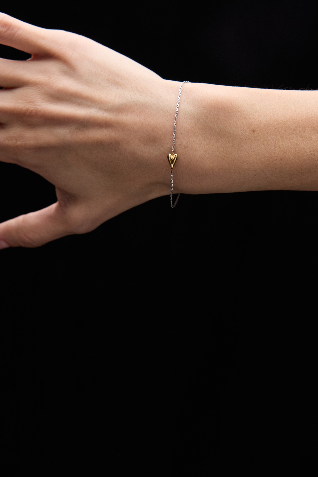 Браслет со вшитым сердечком double gold