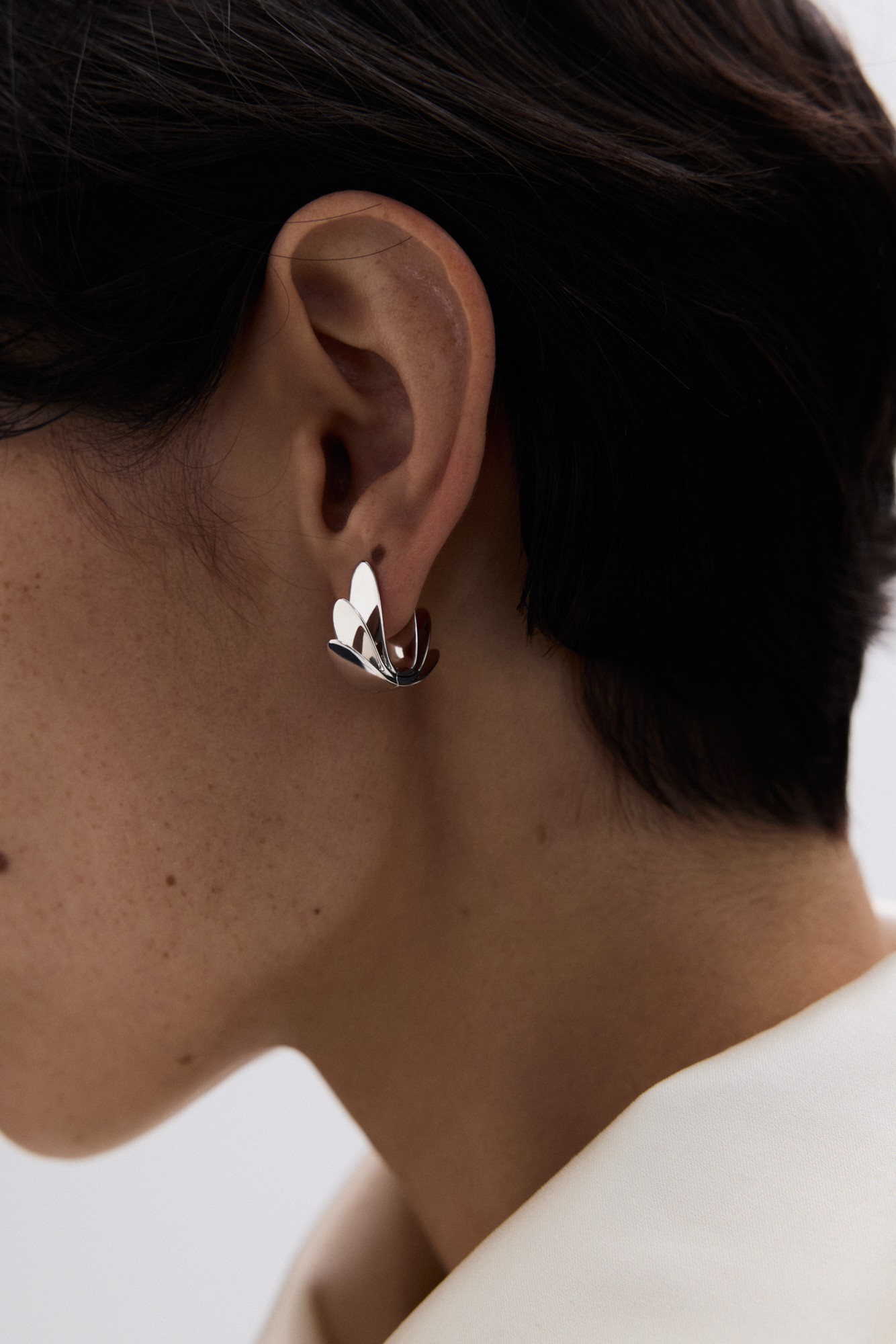 Моносерьга притяжение