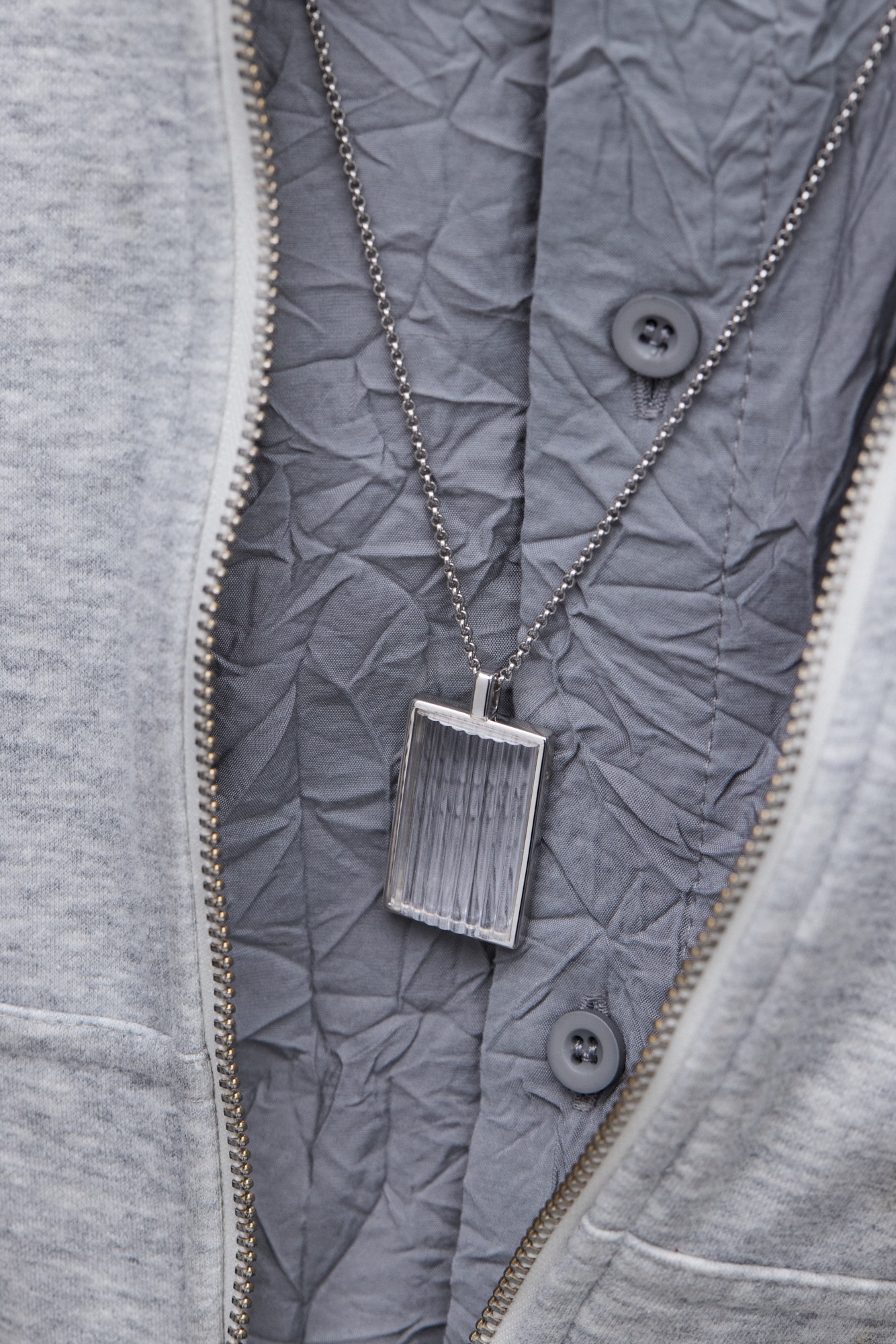 Медальон вспышка с горным хрусталем