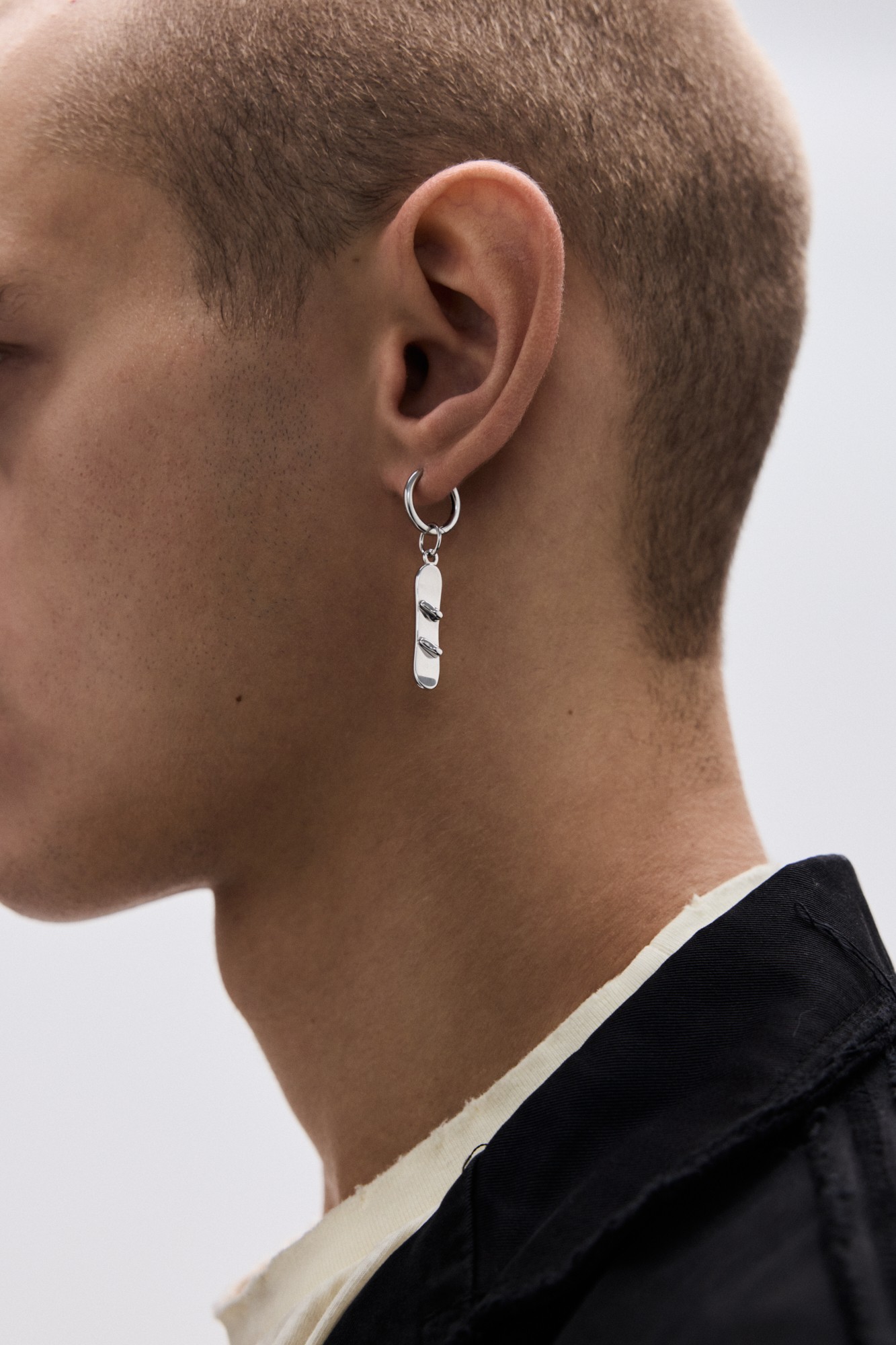 Avgvst x Crosby Studios Тринкет Сноуборд