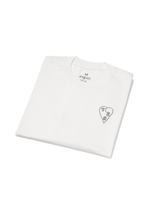Футболка с сердцем белая
